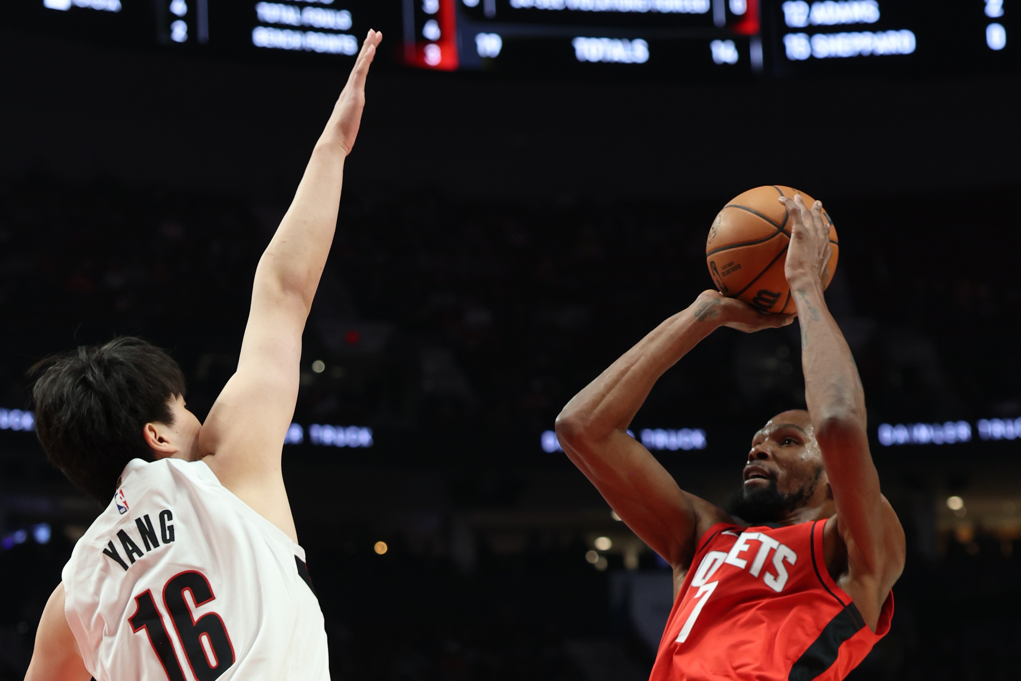 火箭能否复仇？ESPN预测明日胜率：火箭69.5% 开拓者30.5%